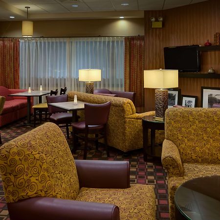 Hampton Inn Chambersburg Interior photo