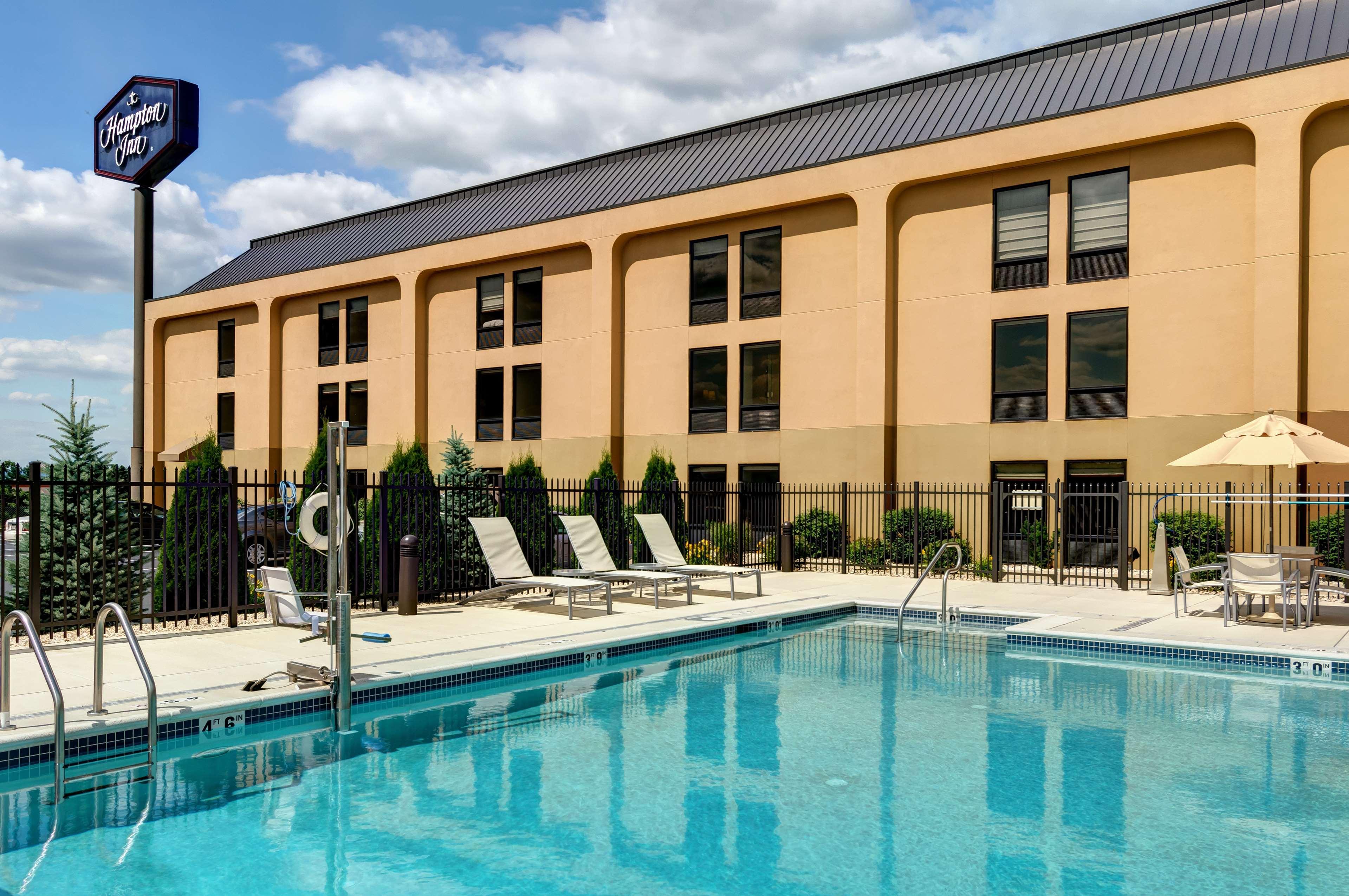 Hampton Inn Chambersburg Exterior photo