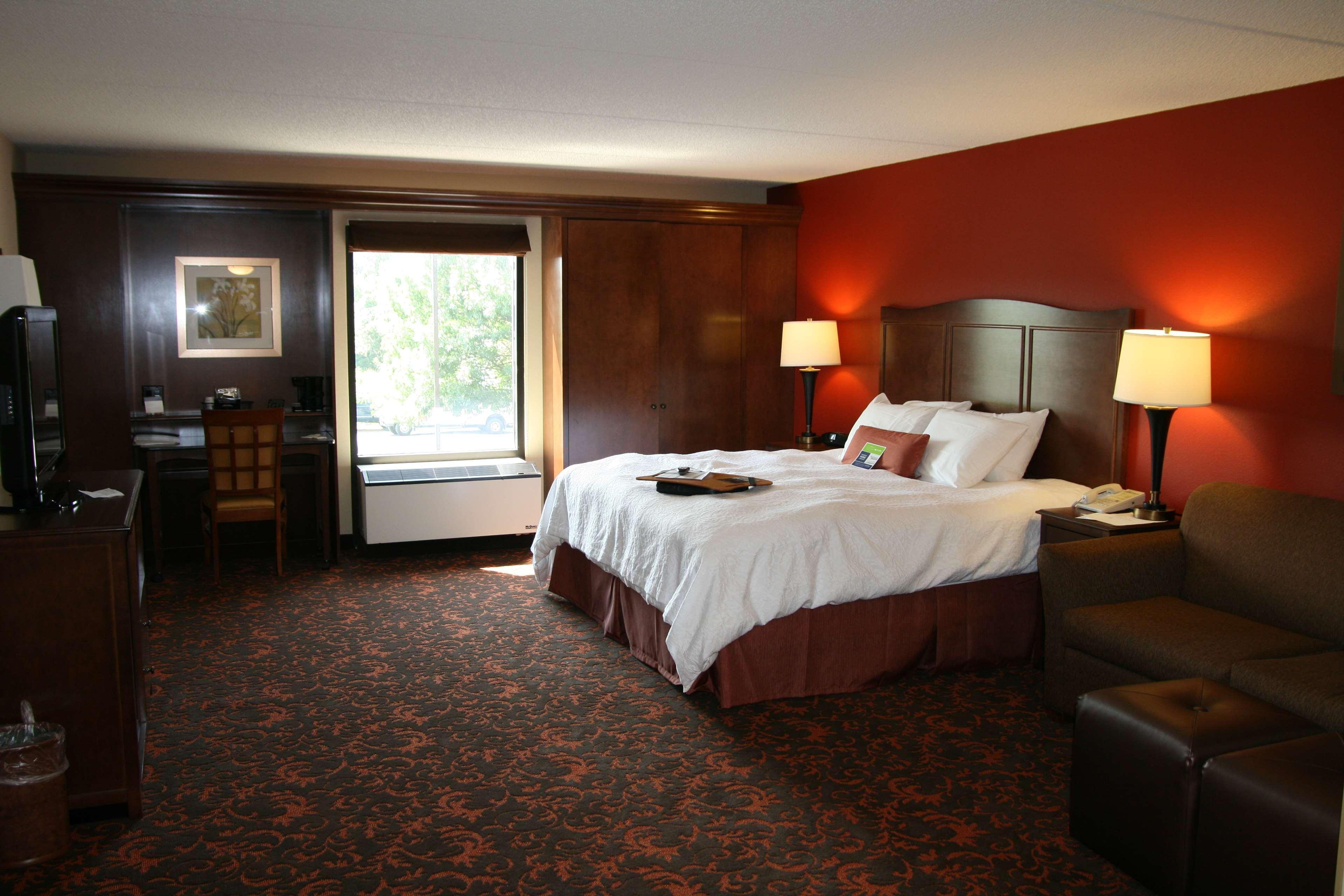 Hampton Inn Chambersburg Room photo